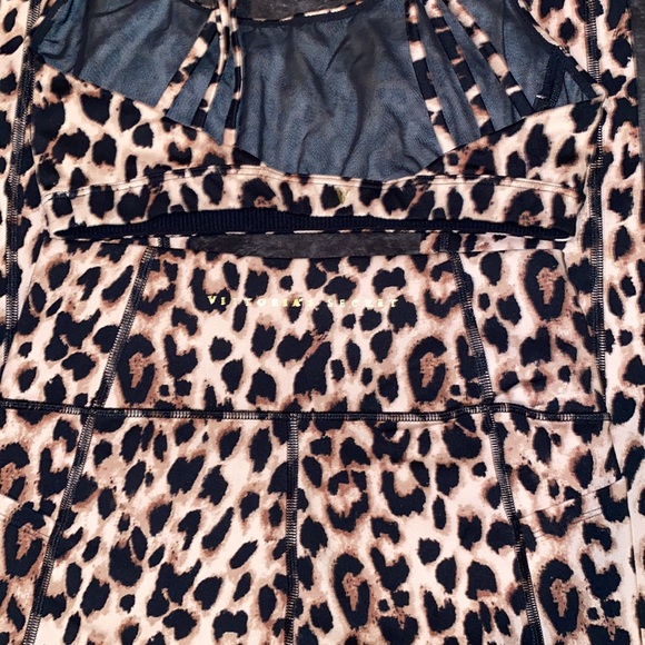 Cheetah work out set - Picture 4 of 5